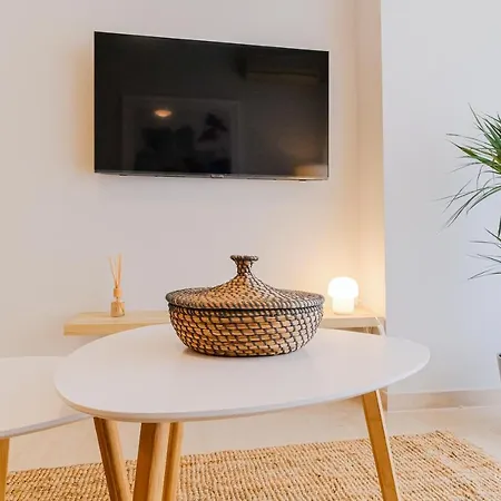 The Modern World Apartment, Vesta Philoxenia
